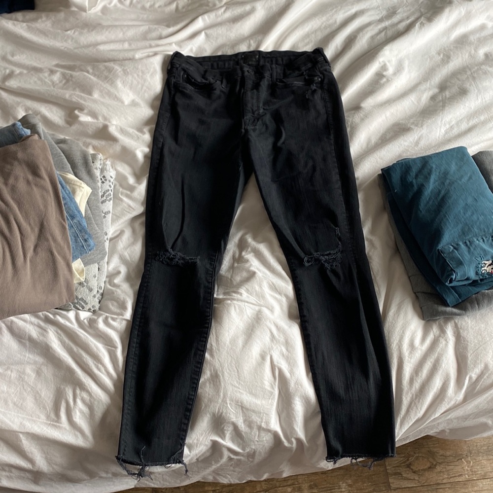Mother Denim ‘Looker Ankle Fray’ size 32. Only worn handful of times!